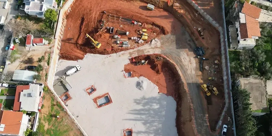 Projeto geotécnico de escavações profundas em Manaus: contenção em solos tropicais e aquífero raso